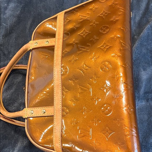 Louis Vuitton Bronze Vernis “Bedford” Leather Bag - Picture 13 of 17